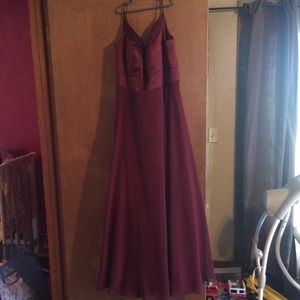 Merlot bridesmaid dress Sorrella Vita